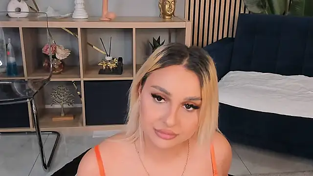 CurvyyVanessa online show from 05/11/26, 03:45