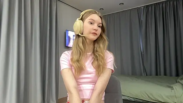 Snapshot of MelissaEvenns chatting on 03/26/26, 12:11 MelissaEvenns online show from 03/26/26, 12:11