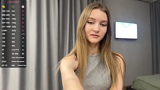 Snapshot of MelissaEvenns chatting on 04/14/26, 12:33 MelissaEvenns online show from 04/14/26, 12:33