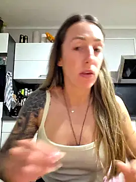 NicoleKaiser online show from 04/22/26, 06:31