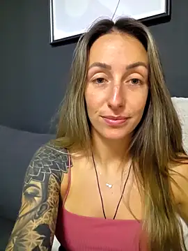 NicoleKaiser online show from 04/28/26, 07:08