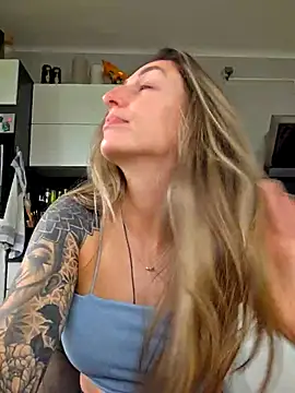 NicoleKaiser online show from 04/29/26, 07:12