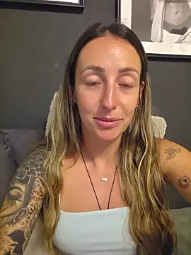 NicoleKaiser online show from 05/26/26, 07:10