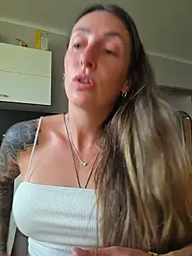 NicoleKaiser online show from 06/26/26, 05:34
