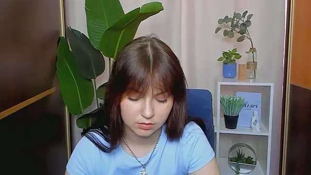 IzolaHirai online show from 03/19/26, 07:34