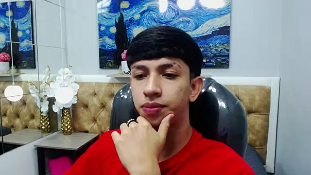 Snapshot of AdrianFranko chatting on 04/04/26, 12:46 AdrianFranko online show from 04/04/26, 12:46