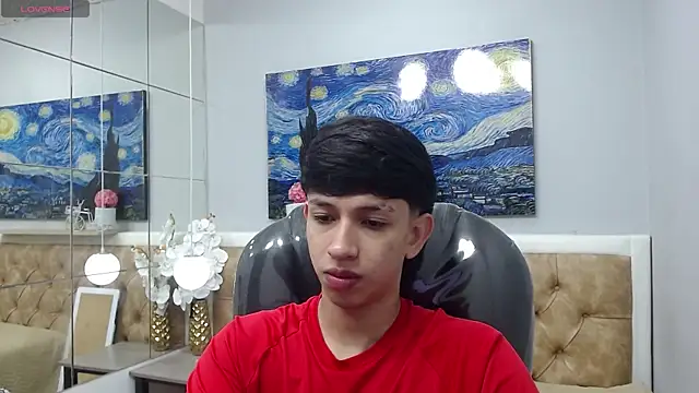 Snapshot of AdrianFranko chatting on 04/21/26, 01:28 AdrianFranko online show from 04/21/26, 01:28