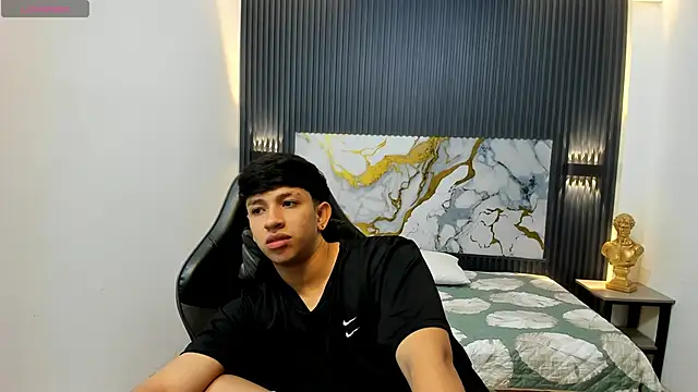 Snapshot of AdrianFranko chatting on 05/11/26, 02:45 AdrianFranko online show from 05/11/26, 02:45