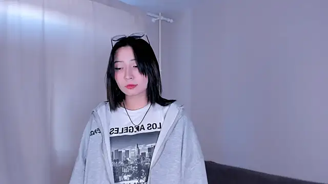 emi okado online show from 03/19/26, 09:24