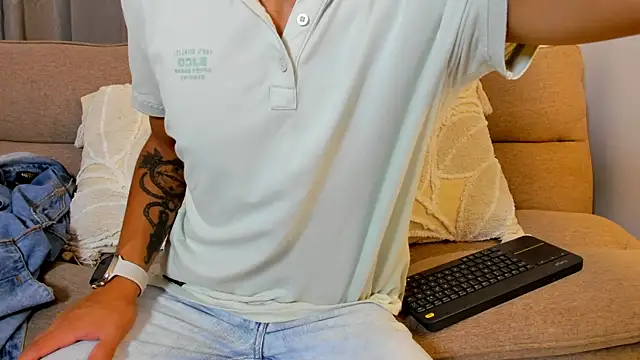 Snapshot of Steban_silv chatting on 05/14/26, 12:23 Steban silv online show from 05/14/26, 12:23