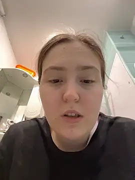 charmingggirl online show from 04/07/26, 07:53