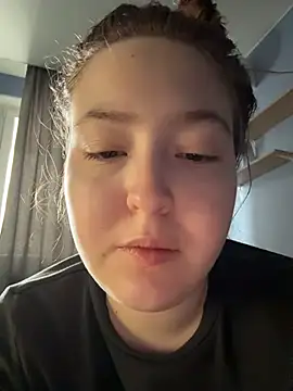 charmingggirl online show from 05/27/26, 06:10