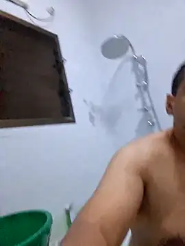 Snapshot of Layzie86 chatting on 03/18/26, 03:48 Layzie86 online show from 03/18/26, 03:48