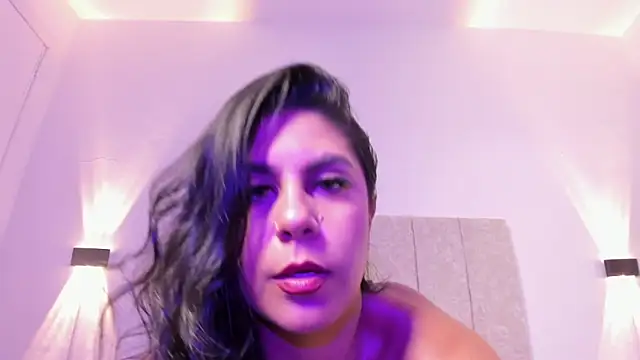 Snapshot of ada_lee1 chatting on 05/08/26, 02:39 ada lee1 online show from 05/08/26, 02:39