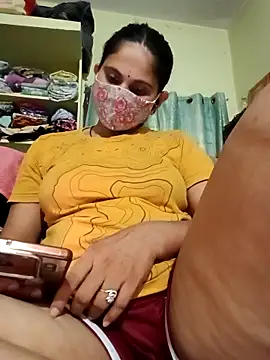 Snapshot of arrapilla chatting on 05/05/26, 12:57 arrapilla online show from 05/05/26, 12:57