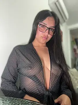 1 Scarllet  online show from 04/16/26, 03:40