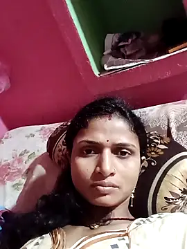 Snapshot of Leelaaji chatting on 04/28/26, 09:03 Leelaaji online show from 04/28/26, 09:03