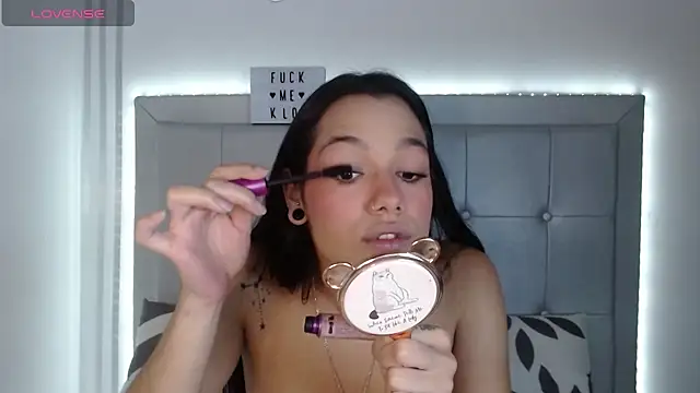 Kloe  watson online show from 04/22/26, 07:04