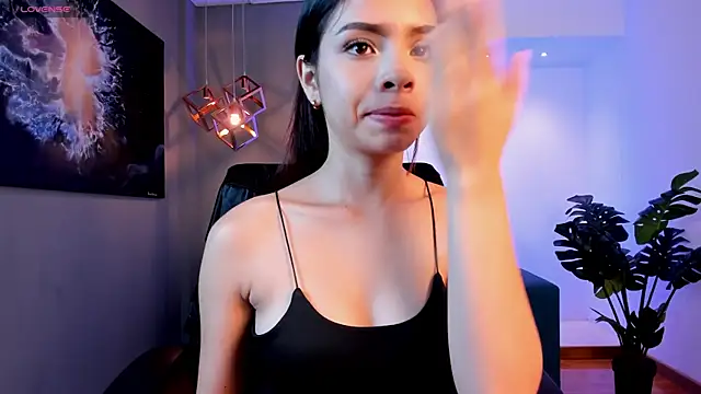 Snapshot of mily_Lopez chatting on 04/18/26, 12:20 mily Lopez online show from 04/18/26, 12:20