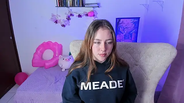 Snapshot of leyla_miller_ chatting on 03/28/26, 03:11 leyla miller online show from 03/28/26, 03:11