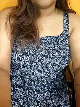 Snapshot of tamil_ineya chatting on 04/12/26, 05:51 tamil ineya online show from 04/12/26, 05:51