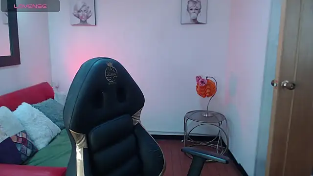Milly 1 x online show from 05/15/26, 06:04