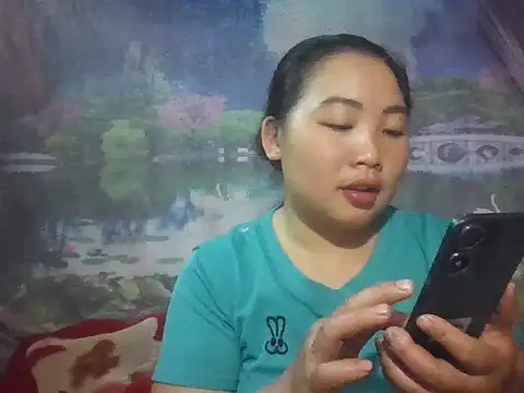 Snapshot of Huemy098 chatting on 04/22/26, 01:56 Huemy098 online show from 04/22/26, 01:56