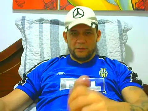 Snapshot of altenori chatting on 05/04/26, 02:40 altenori online show from 05/04/26, 02:40