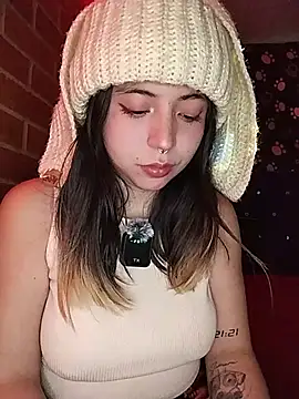 Snapshot of Petite_CherryX chatting on 06/17/26, 01:52 Petite CherryX online show from 06/17/26, 01:52