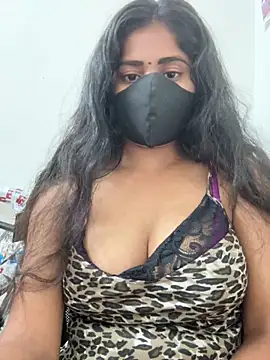 Snapshot of sexy-riyaa43 chatting on 05/02/26, 05:07 sexy-riyaa43 online show from 05/02/26, 05:07
