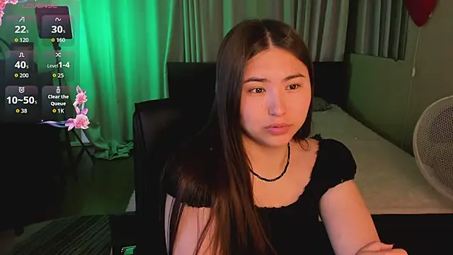 Snapshot of IceIcebabe_ chatting on 06/19/26, 01:10 IceIcebabe online show from 06/19/26, 01:10