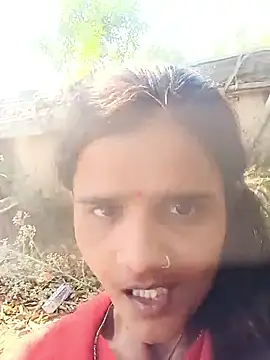 Snapshot of Sexy-Riya chatting on 04/05/26, 09:39 Sexy-Riya online show from 04/05/26, 09:39