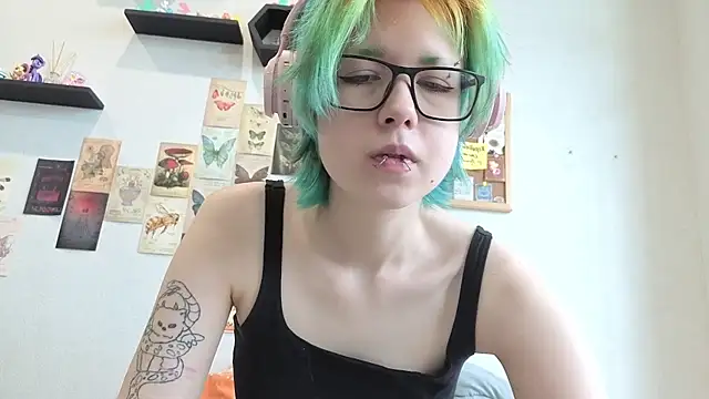Snapshot of LittleKittenStar chatting on 06/08/26, 11:32 LittleKittenStar online show from 06/08/26, 11:32