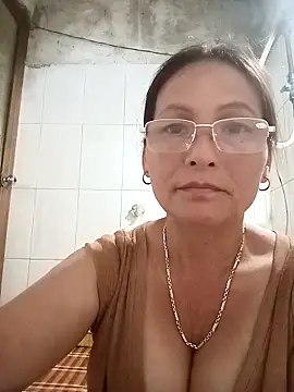 Snapshot of Lliygy chatting on 06/29/26, 10:15 Lliygy online show from 06/29/26, 10:15