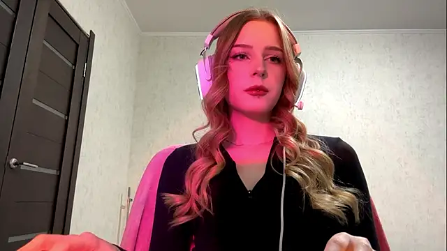 hikkiii online show from 03/18/26, 03:26