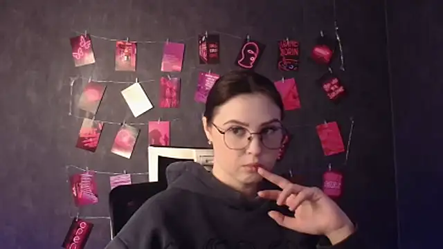 Snapshot of Nika_nik_a chatting on 03/25/26, 06:19 Nika nik a online show from 03/25/26, 06:19