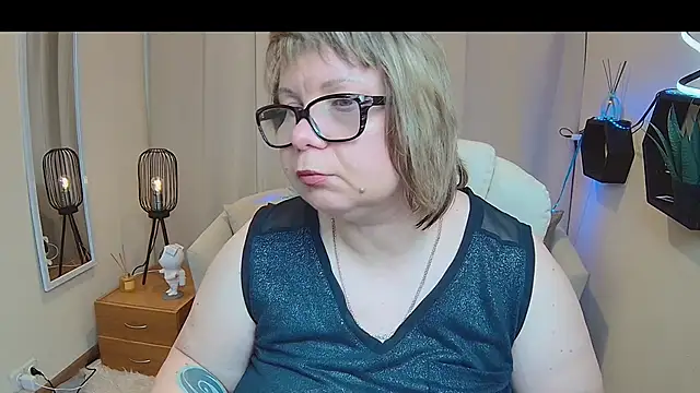 Snapshot of BonnnyBoobsy chatting on 05/17/26, 12:23 BonnnyBoobsy online show from 05/17/26, 12:23
