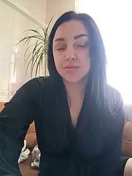 Snapshot of Elsie-Nora chatting on 03/27/26, 10:04 Elsie-Nora online show from 03/27/26, 10:04