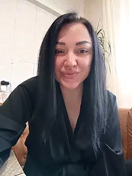 Snapshot of Elsie-Nora chatting on 04/15/26, 05:58 Elsie-Nora online show from 04/15/26, 05:58