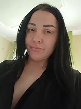 Snapshot of Elsie-Nora chatting on 06/25/26, 05:45 Elsie-Nora online show from 06/25/26, 05:45