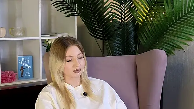 Snapshot of ShuLievens chatting on 03/20/26, 10:09 ShuLievens online show from 03/20/26, 10:09