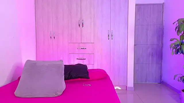 isabellahofmann online show from 04/10/26, 10:14