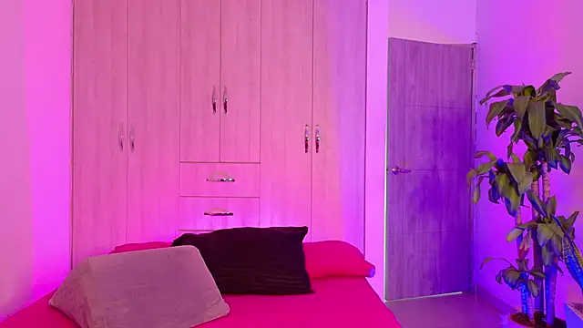 isabellahofmann online show from 04/14/26, 10:27