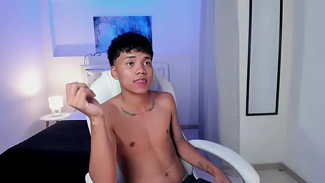 Snapshot of thiagosterling chatting on 04/17/26, 11:52 thiagosterling online show from 04/17/26, 11:52