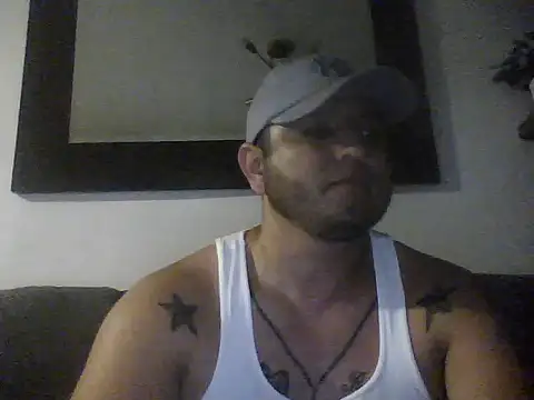 HOTB0Y18 online show from 04/22/26, 07:11