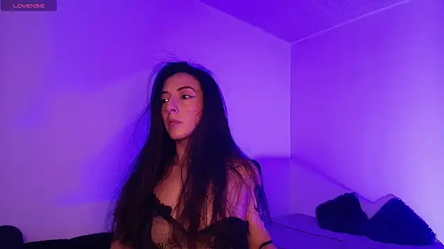 Nicolwhitee online show from 04/20/26, 12:19