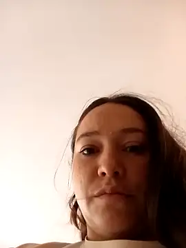 Snapshot of SabrinaVantress chatting on 04/18/26, 10:32 SabrinaVantress online show from 04/18/26, 10:32