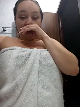 Snapshot of SabrinaVantress chatting on 05/04/26, 05:20 SabrinaVantress online show from 05/04/26, 05:20