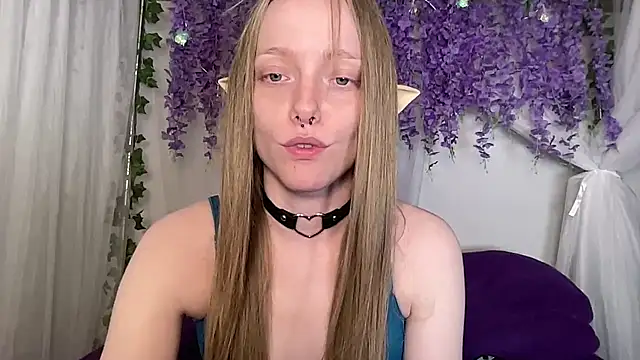 Snapshot of ElfGirlAna chatting on 06/17/26, 02:29 ElfGirlAna online show from 06/17/26, 02:29