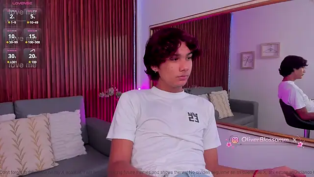 Snapshot of Oliver20__ chatting on 07/27/26, 10:06 Oliver20 online show from 07/27/26, 10:06